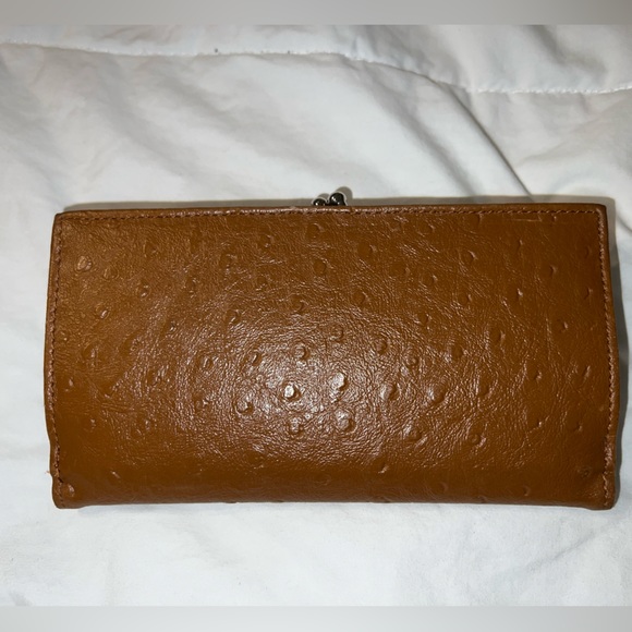 Faux Leather Textured Wallet - Picture 7 of 7